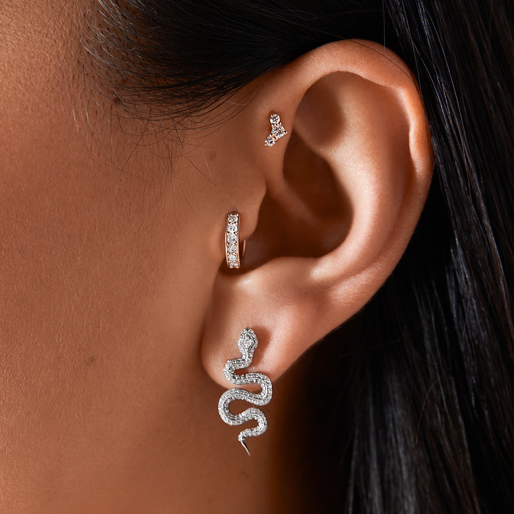 TAYLOR - Diamond & Gold Hoop Earring