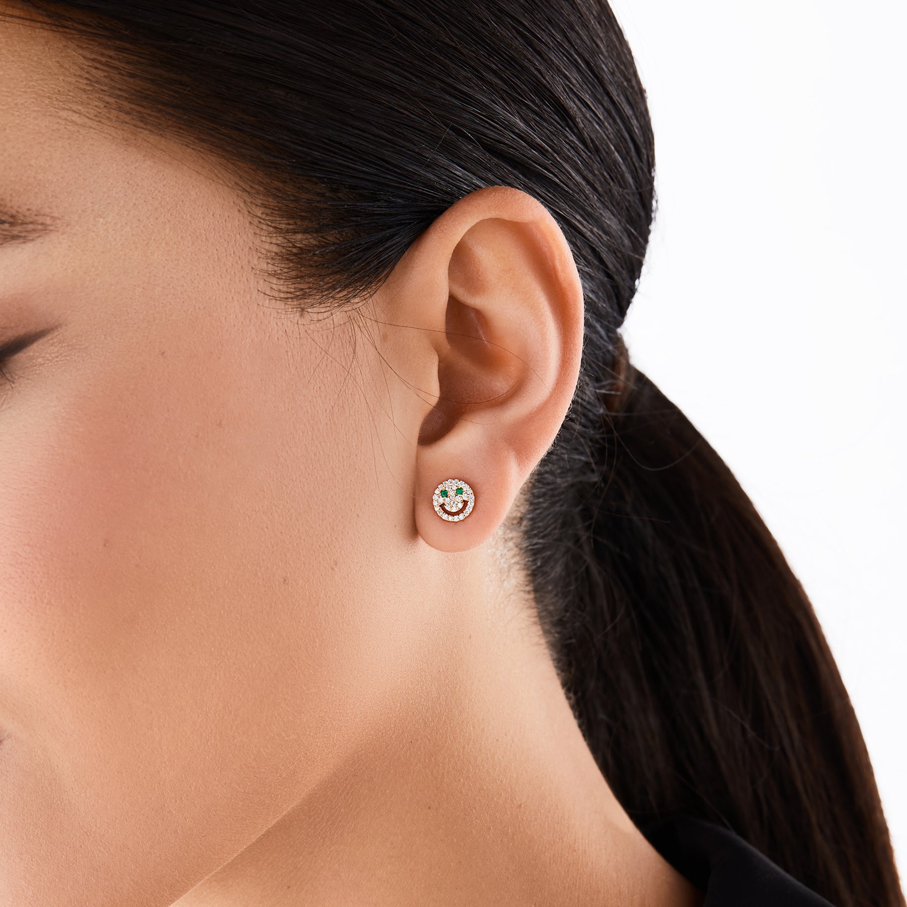 APOLLO EYES - Diamond & Gold Stud Ear Piercing